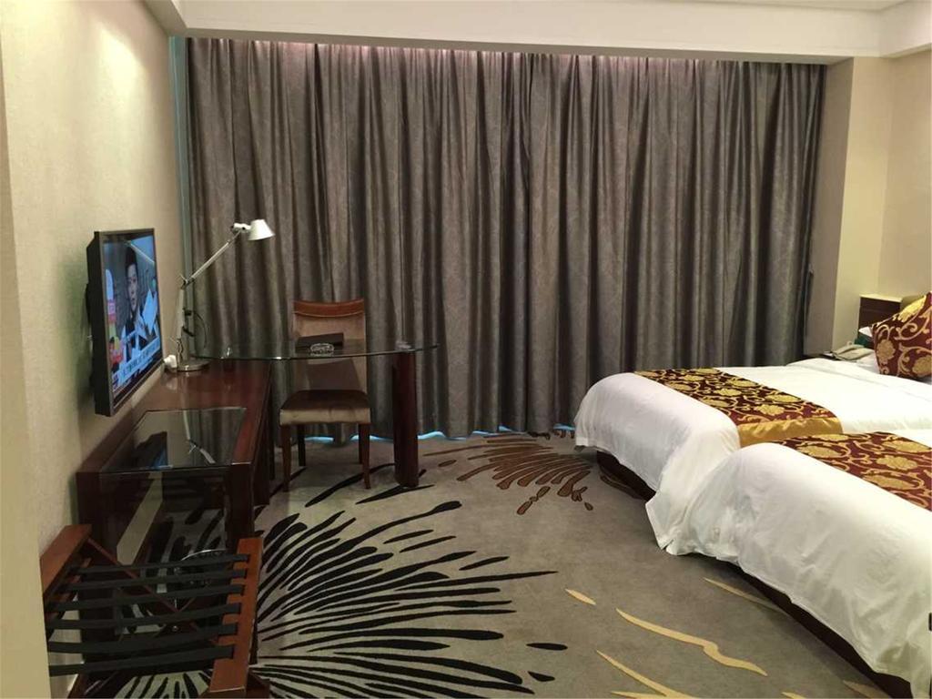 The Century Hotel Zhongshan  Ruang foto