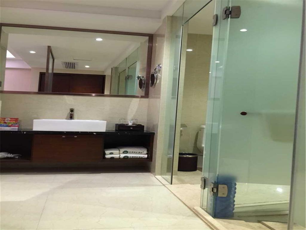 The Century Hotel Zhongshan  Bagian luar foto
