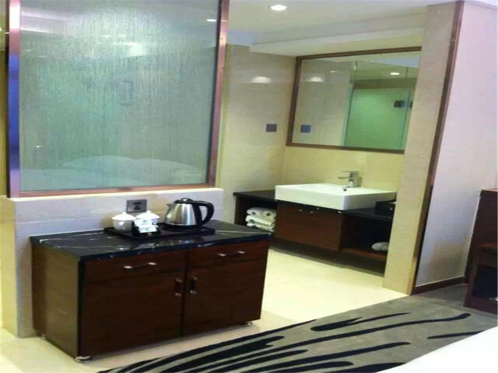 The Century Hotel Zhongshan  Bagian luar foto