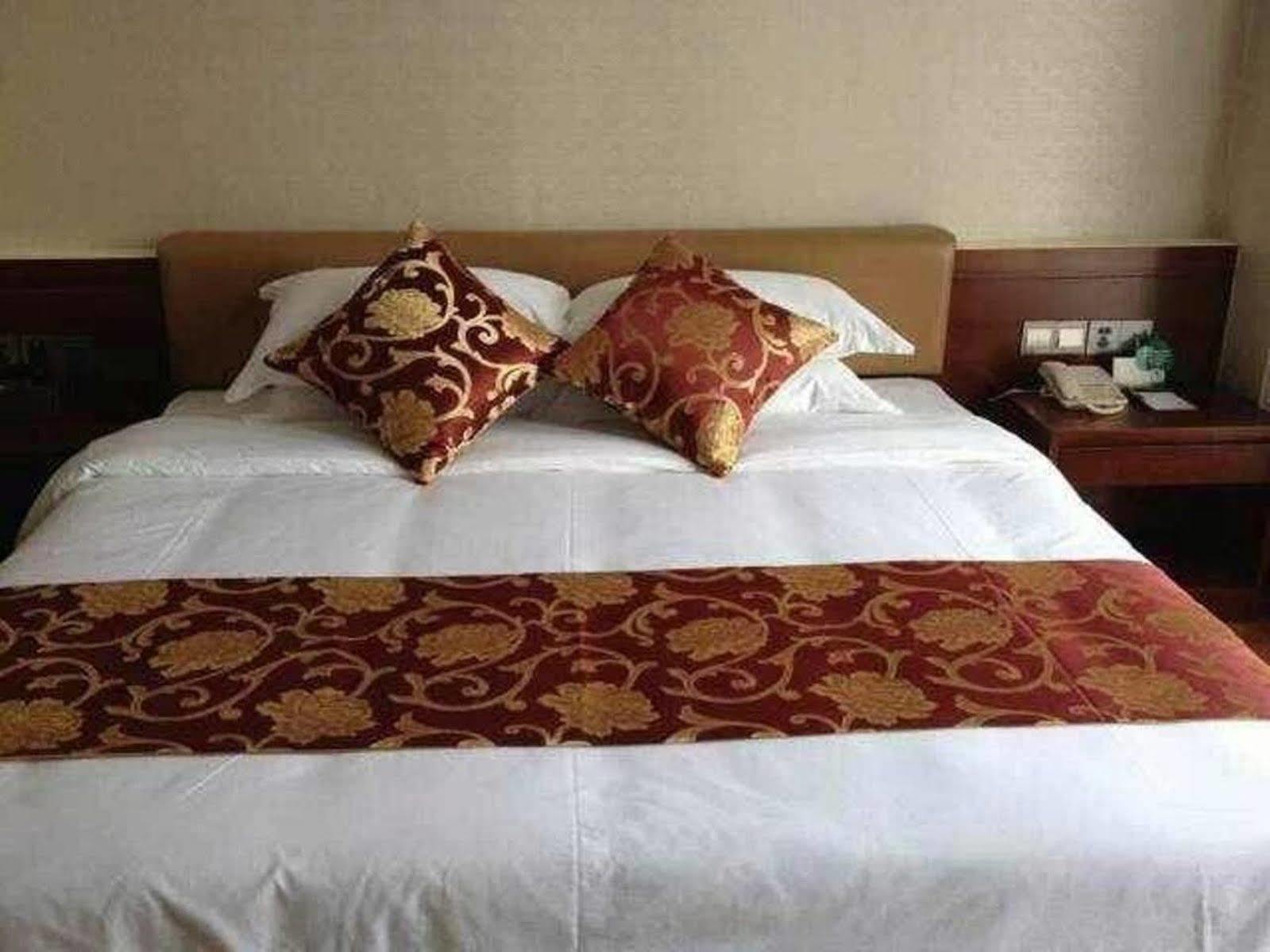 The Century Hotel Zhongshan  Bagian luar foto